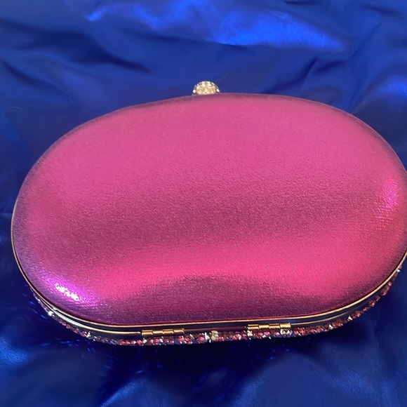 Clutch - Picture 2 of 4